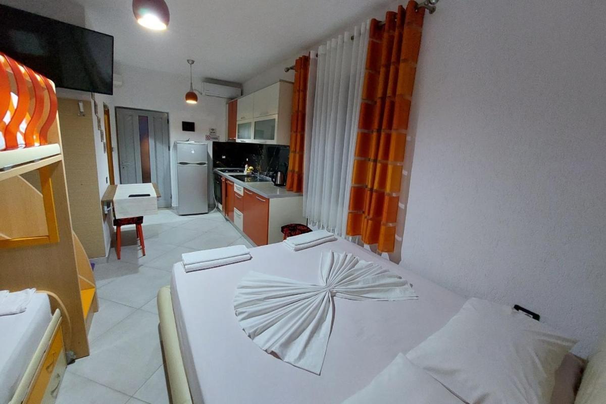 Villa Heljos Apartaments Vlore Ngoại thất bức ảnh