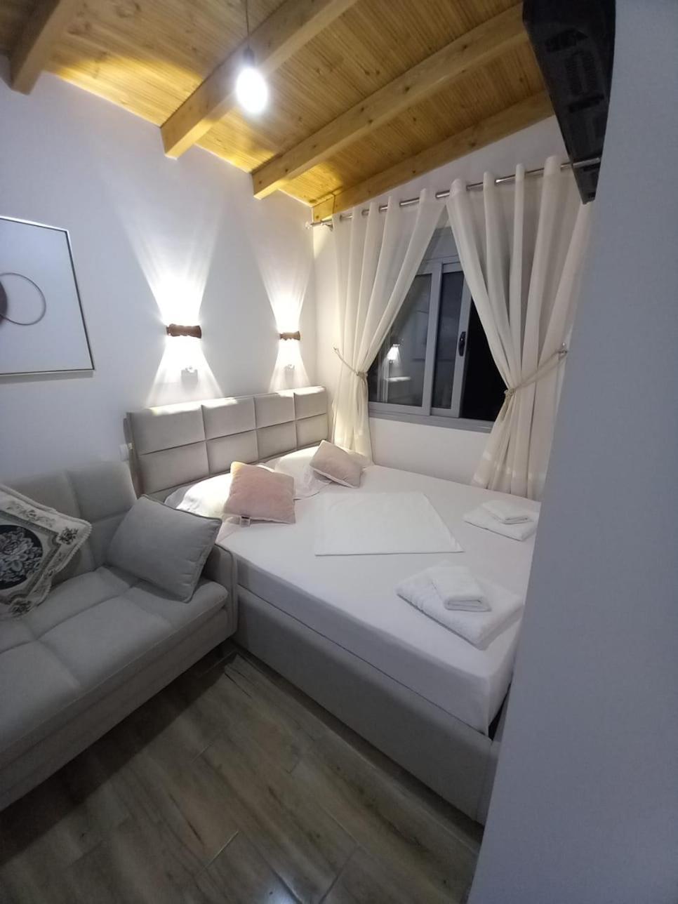 Villa Heljos Apartaments Vlore Ngoại thất bức ảnh